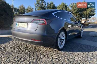 Седан Tesla Model 3 2020 в 