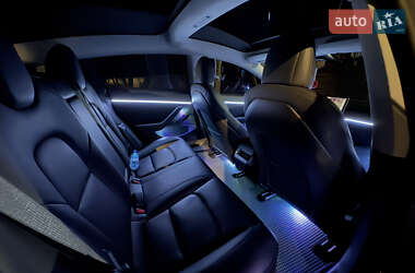 Седан Tesla Model 3 2019 в 