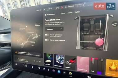 Седан Tesla Model 3 2022 в 