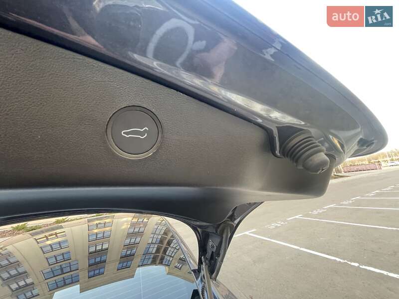 Седан Tesla Model 3 2022 в Киеве