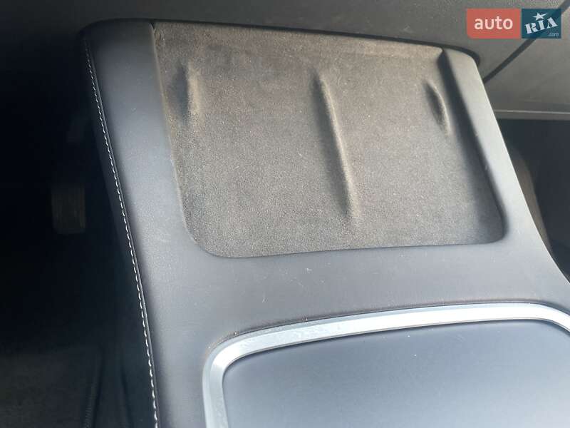 Седан Tesla Model 3 2022 в Киеве