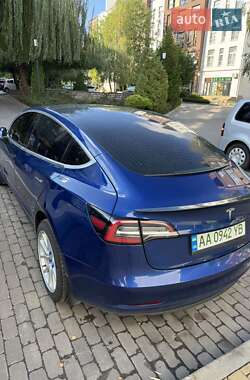 Седан Tesla Model 3 2019 в Киеве