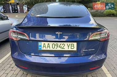 Седан Tesla Model 3 2019 в Киеве