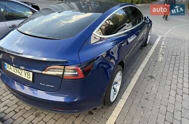 Седан Tesla Model 3 2019 в Киеве