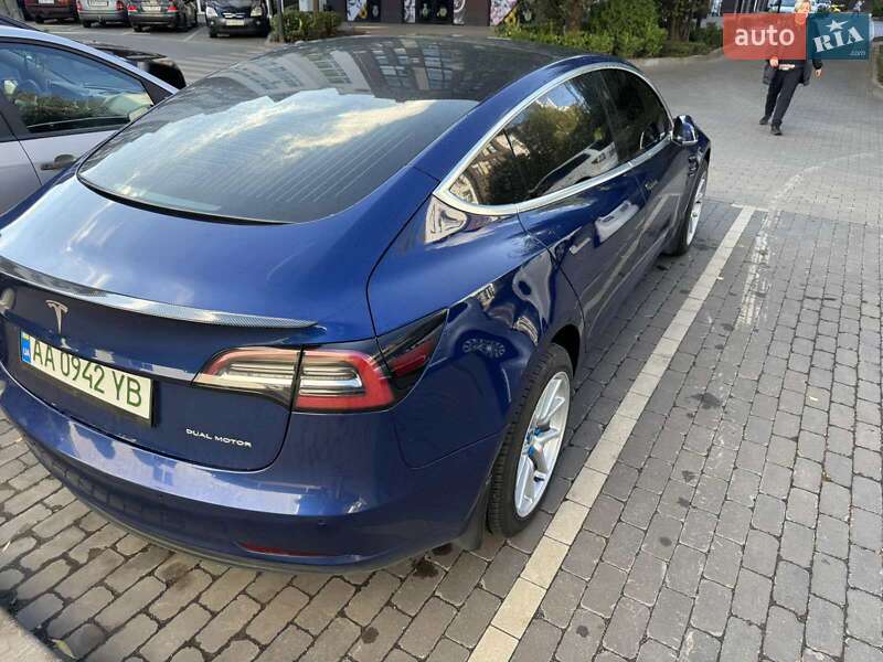 Седан Tesla Model 3 2019 в Киеве