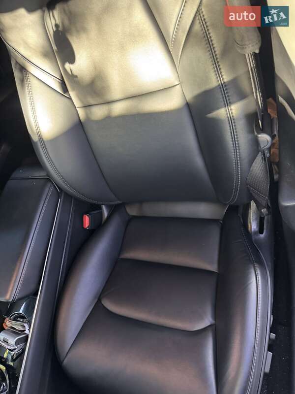Седан Tesla Model 3 2019 в Киеве