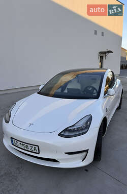 Седан Tesla Model 3 2019 в 
