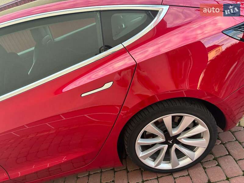 Седан Tesla Model 3 2020 в Коломиї