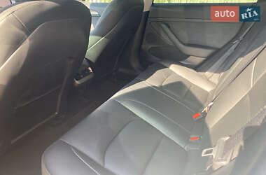 Седан Tesla Model 3 2022 в 