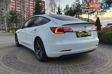 Седан Tesla Model 3 2020 в Львові