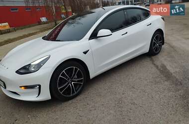 Седан Tesla Model 3 2023 в 