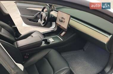 Седан Tesla Model 3 2023 в 