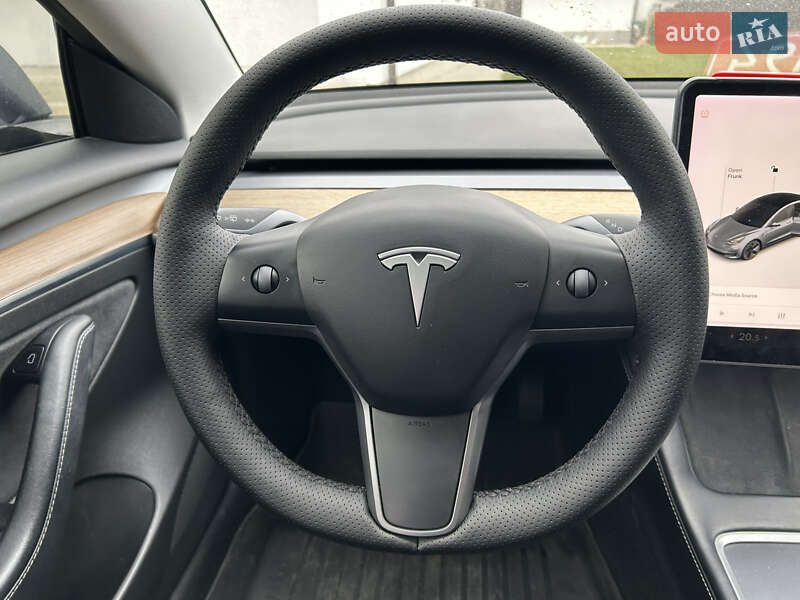 Седан Tesla Model 3 2021 в Києві