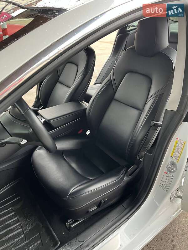 Седан Tesla Model 3 2018 в Киеве