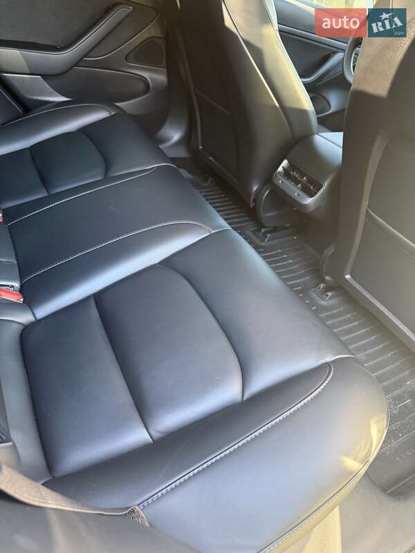 Седан Tesla Model 3 2019 в Днепре