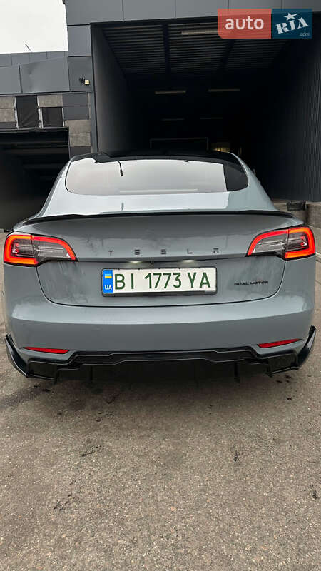 Седан Tesla Model 3 2021 в Кременчуці