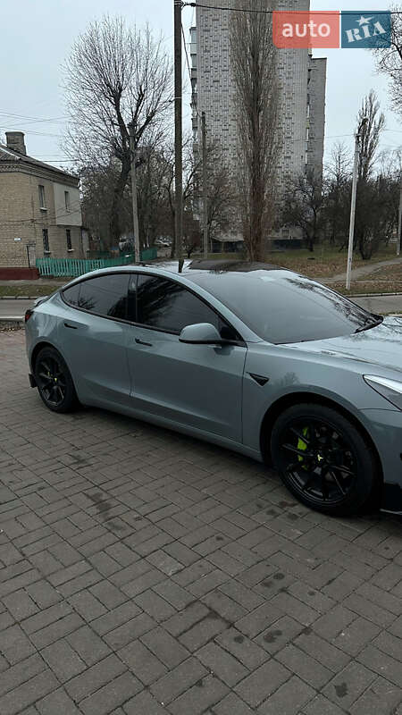 Седан Tesla Model 3 2021 в Кременчуці
