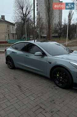 Седан Tesla Model 3 2021 в 