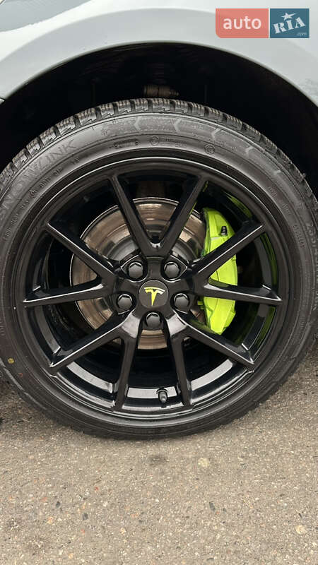 Седан Tesla Model 3 2021 в Кременчуці