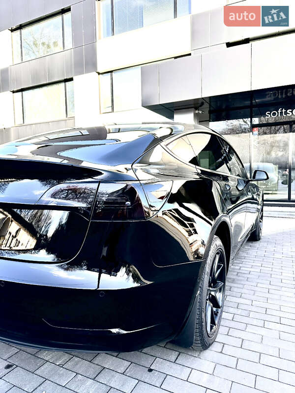Седан Tesla Model 3 2022 в Киеве фото 9 Седан Tesla Model 3 2022 в Киеве