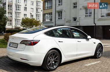 Седан Tesla Model 3 2021 в 