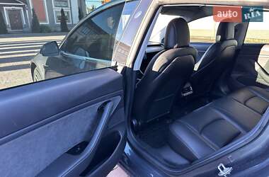 Седан Tesla Model 3 2019 в 