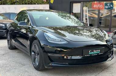 Седан Tesla Model 3 2019 в Черновцах