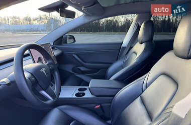 Седан Tesla Model 3 2020 в 