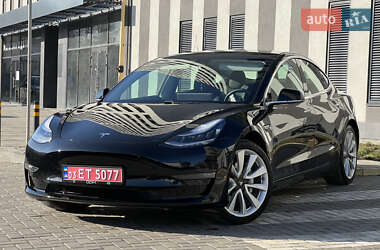 Седан Tesla Model 3 2019 в Львові