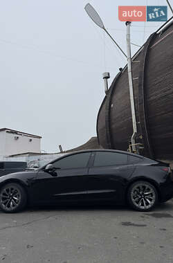 Седан Tesla Model 3 2021 в 