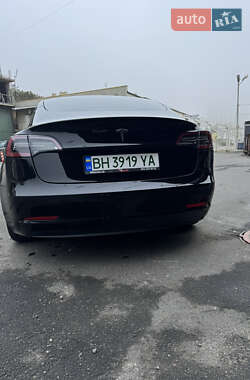 Седан Tesla Model 3 2021 в 