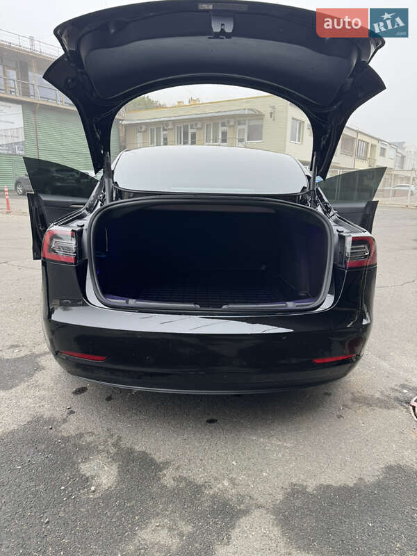 Седан Tesla Model 3 2021 в Одесі