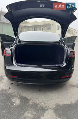 Седан Tesla Model 3 2021 в 
