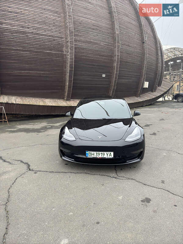 Седан Tesla Model 3 2021 в Одесі
