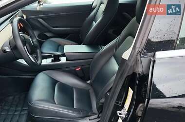 Седан Tesla Model 3 2020 в 