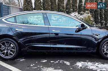 Седан Tesla Model 3 2020 в 