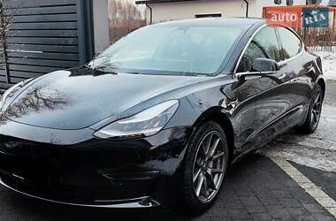 Седан Tesla Model 3 2020 в 