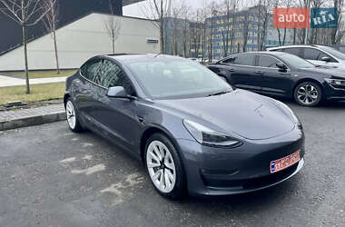 Седан Tesla Model 3 2022 в Києві