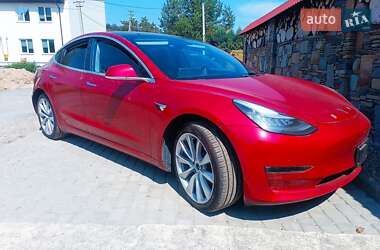 Седан Tesla Model 3 2018 в Львові