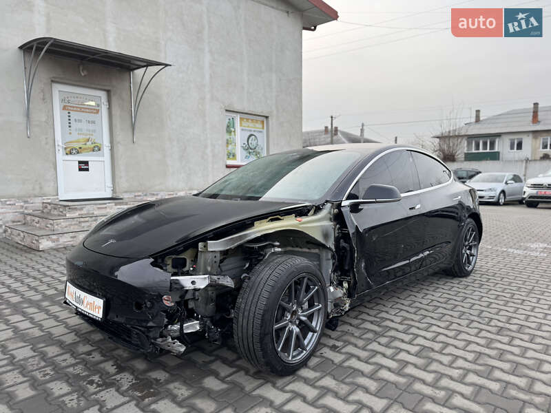 Седан Tesla Model 3 2019 в 