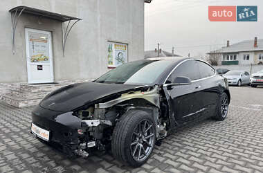 Седан Tesla Model 3 2019 в 