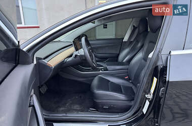 Седан Tesla Model 3 2019 в 