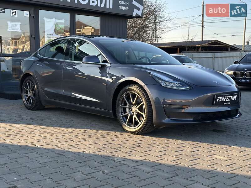 Tesla Model 3 2019