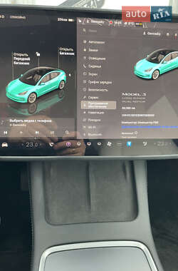 Седан Tesla Model 3 2022 в 
