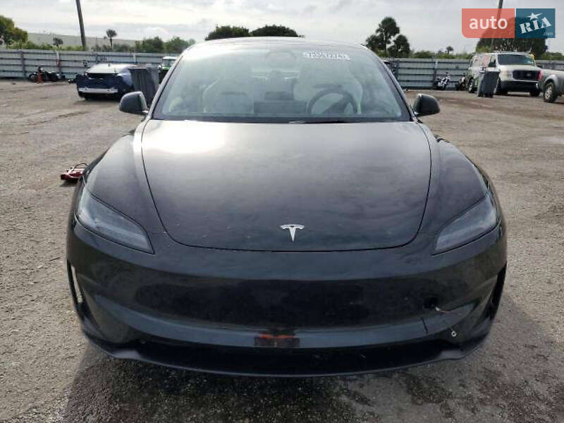 Седан Tesla Model 3 2024 в Луцке