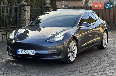 Седан Tesla Model 3 2020 в Надвірній