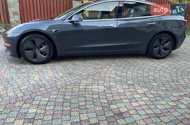 Седан Tesla Model 3 2018 в Львові