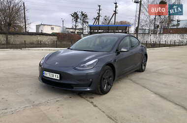 Седан Tesla Model 3 2022 в Нетішині