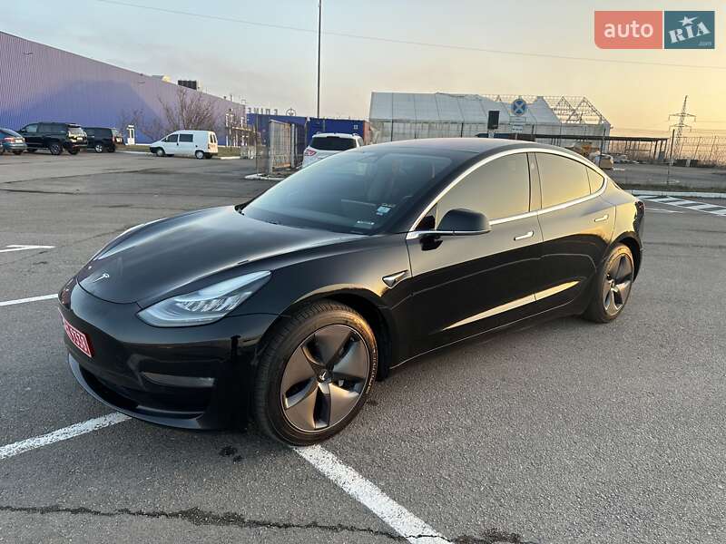 Седан Tesla Model 3 2019 в 