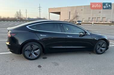 Седан Tesla Model 3 2019 в 